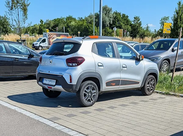 Dacia Spring electric, under warranty